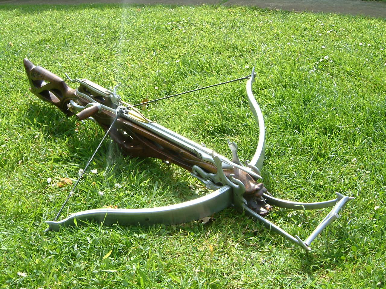 如何做个小弓弩射牙签